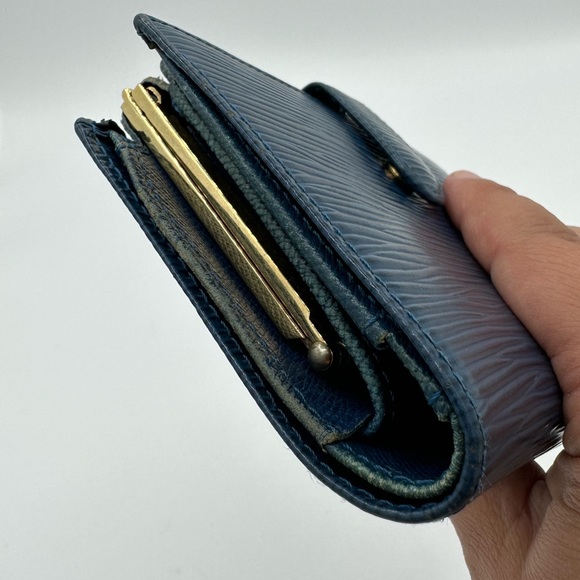 Louis Vuitton Blue Epi Leather Kisslock Wallet main image 1